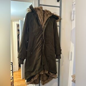 Selling Urban Outfitters Parka like new. Used 3 times!